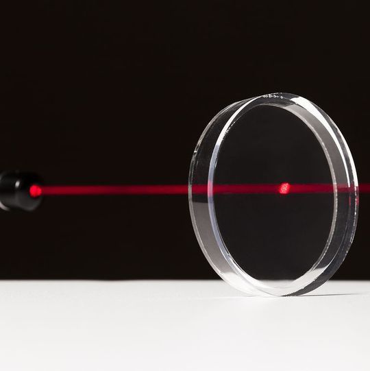 Lumisil LR 7600 wurde speziell für die Herstellung optischer Linsen, Kopplungs- oder Lichtleitelemente entwickelt. Lumisil LR 7600 wurde speziell für die Herstellung optischer Linsen, Kopplungs- oder Lichtleitelemente entwickelt.
