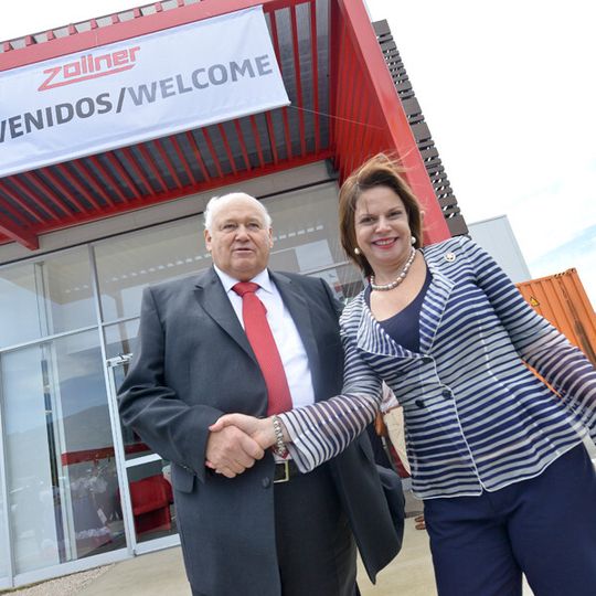 Prominenter Gast: Manfred Zollner (Aufsichtsratsvorsitzender Zollner Elektronik AG) und Ana Helena Chacón (Vizepräsidentin Costa Rica)
