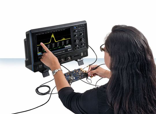 Die Geräte der WaveSurfer-3000-Oszilloskop-Serie sind ganz auf eine intuitive Bedienung über den Touchscreen ausgerichtet. Die Geräte der WaveSurfer-3000-Oszilloskop-Serie sind ganz auf eine intuitive Bedienung über den Touchscreen ausgerichtet.