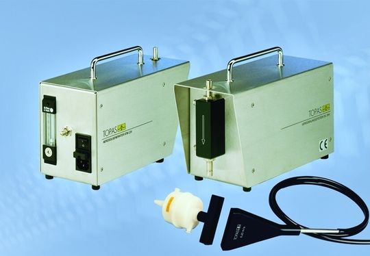 Der neue Topas Aerosolgenerator ATM 226 wurde speziell für die Abnahme reinraumtechnischer Anlagen entwickelt. Der neue Topas Aerosolgenerator ATM 226 wurde speziell für die Abnahme reinraumtechnischer Anlagen entwickelt.