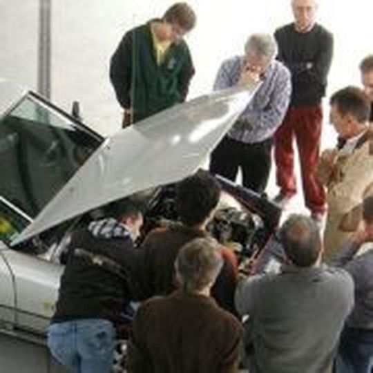 Auch 2015 können sich technikbegeisterte Oldtimerbesitzer bei Bosch weiterbilden.
