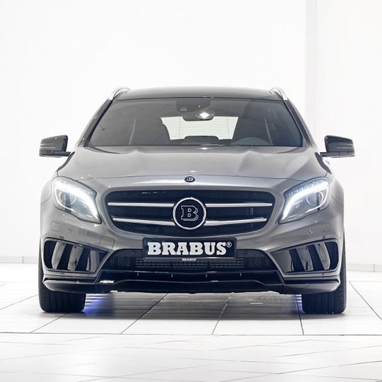 Brabus versieht den GLA einer Leistungskur bis zu 400 PS. Brabus versieht den GLA einer Leistungskur bis zu 400 PS.