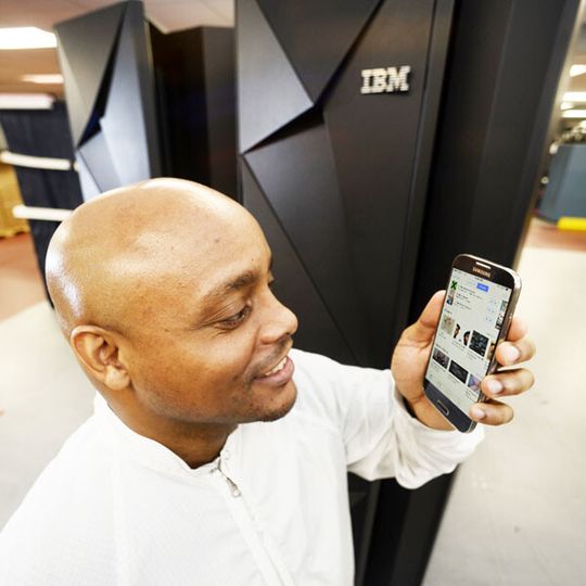 IBM will sich einen großen Anteil am zukünftigen Transaktionsvolumen mobiler Einkäufe und Downloads abschneiden. IBM will sich einen großen Anteil am zukünftigen Transaktionsvolumen mobiler Einkäufe und Downloads abschneiden.
