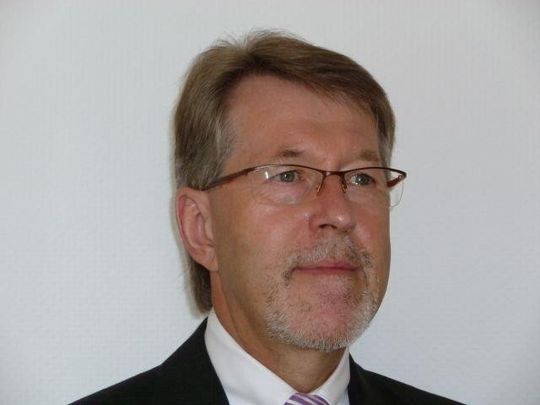„Eine Umkehr der rückläufigen Gewinnsituation der deutschen Medizintechnikindustrie ist nur mit disruptiven Innovationen und kürzeren Innovationszyklen zu erreichen“, sagt Dr. Hans-Otto Maier, Senior Vice President der B. Braun Melsungen AG. „Eine Umkehr der rückläufigen Gewinnsituation der deutschen Medizintechnikindustrie ist nur mit disruptiven Innovationen und kürzeren Innovationszyklen zu erreichen“, sagt Dr. Hans-Otto Maier, Senior Vice President der B. Braun Melsungen AG.