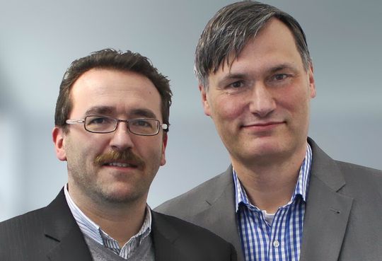 Die Geschäftsführer der GEMAC Dirk Hübner und Karsten Grönwoldt (v.l.) können für das Jahr 2014 einem Umsatzrekord verbuchen. Die Geschäftsführer der GEMAC Dirk Hübner und Karsten Grönwoldt (v.l.) können für das Jahr 2014 einem Umsatzrekord verbuchen.