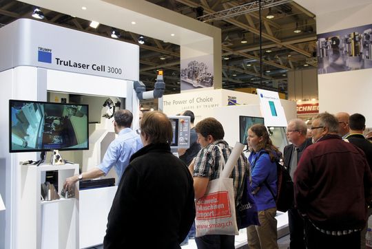 Neben den diversen Lasermarkiergeräten stellte Trumpf auf der Prodex auch die «TruLaser Cell 3000» oder die «TruLaser Station 5005» aus. Neben den diversen Lasermarkiergeräten stellte Trumpf auf der Prodex auch die «TruLaser Cell 3000» oder die «TruLaser Station 5005» aus.