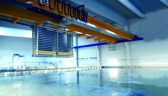 Kransysteme werden im flurfreien Materialumschlag aller Art eingesetzt – ob im Ein-Mann-Betrieb, im Stahlwerk oder in der hochautomatisierten Käseproduktion der Meierei Barmstedt. Kransysteme werden im flurfreien Materialumschlag aller Art eingesetzt – ob im Ein-Mann-Betrieb, im Stahlwerk oder in der hochautomatisierten Käseproduktion der Meierei Barmstedt.