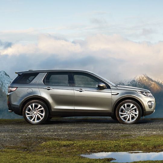Der neue Land Rover Discovery Sport macht eine gute Figur. Der neue Land Rover Discovery Sport macht eine gute Figur.