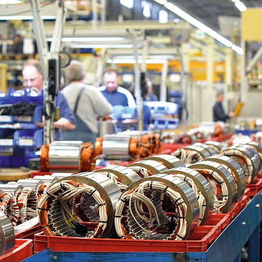 Oftmals kann ein Standort einen Blueprint für ein erfolgreiches Fertigungskonzept, beispielsweise einer Lean Production, liefern. Oftmals kann ein Standort einen Blueprint für ein erfolgreiches Fertigungskonzept, beispielsweise einer Lean Production, liefern.