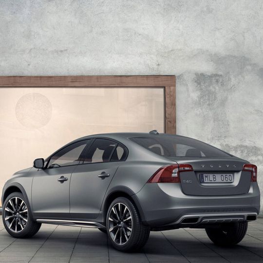 Der Volvo S60 Cross Country soll ein neues Segment begründen. Der Volvo S60 Cross Country soll ein neues Segment begründen.