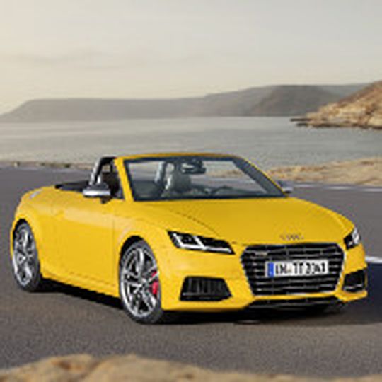 Ab Ende März 2015 stehen der neue Audi TT Roadster und der TTS Roadster beim Händler. Ab Ende März 2015 stehen der neue Audi TT Roadster und der TTS Roadster beim Händler.