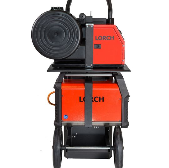 Der Transportwagen Maxi Trolley von Lorch Schweißtechnik bietet im Außenbereich eine gute Arbeitsplattform. Der Transportwagen Maxi Trolley von Lorch Schweißtechnik bietet im Außenbereich eine gute Arbeitsplattform.