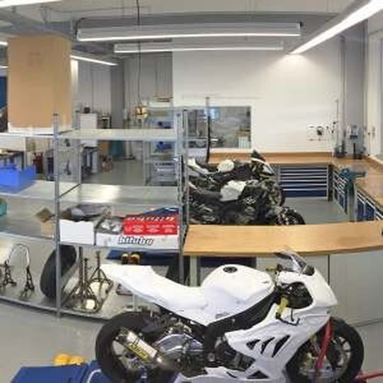 Technik, neuester Stand: Alphatechniks neue Heimat in Stephanskrichen. Technik, neuester Stand: Alphatechniks neue Heimat in Stephanskrichen.