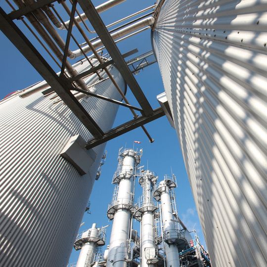 Evonik stärkt seine Marktposition bei Superabsorbern durch flexible und kostenoptimierte Kapazitätserweiterungen.