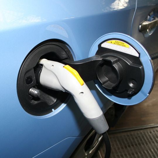 Die EU fördert die Errichtung von Elektro-Ladestationen an den europäischen Autobahnen. Die EU fördert die Errichtung von Elektro-Ladestationen an den europäischen Autobahnen.