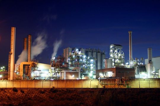 Die Industrie 4.0 fordert Antworten von der Prozessindustrie. Ein Whitepaper des ZVEI soll Anwendern helfen. Die Industrie 4.0 fordert Antworten von der Prozessindustrie. Ein Whitepaper des ZVEI soll Anwendern helfen.