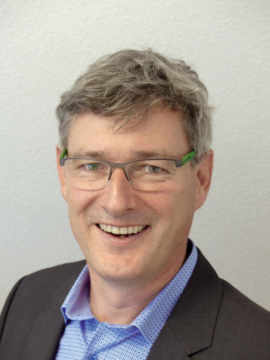 “Wenn Sie sich als Planer für ein flexibles Isolatorsystem entscheiden, müssen Sie von Anfang an die Bediener überzeugen.„ Markus Eichhorn, Jet Solutions “Wenn Sie sich als Planer für ein flexibles Isolatorsystem entscheiden, müssen Sie von Anfang an die Bediener überzeugen.„ Markus Eichhorn, Jet Solutions