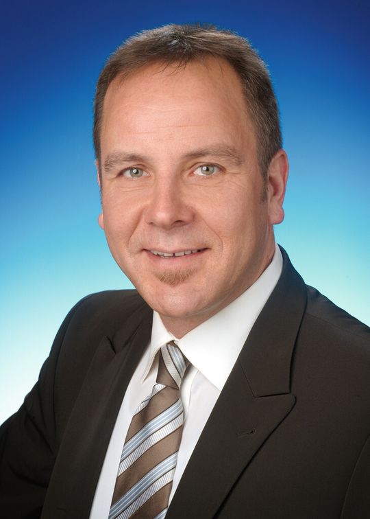 „Die OEB Stufen sind gut etabliert und weit verbreitet. Jedoch sind bis dato noch keine internationalen Regularien vereinbart. Einige Firmen definieren eigene OEB Klassen, setzen variierende Grenzwerte oder definieren nur 4 Klassen.“ Jörg-Armin Schulz Herding Filtertechnik „Die OEB Stufen sind gut etabliert und weit verbreitet. Jedoch sind bis dato noch keine internationalen Regularien vereinbart. Einige Firmen definieren eigene OEB Klassen, setzen variierende Grenzwerte oder definieren nur 4 Klassen.“ Jörg-Armin Schulz Herding Filtertechnik