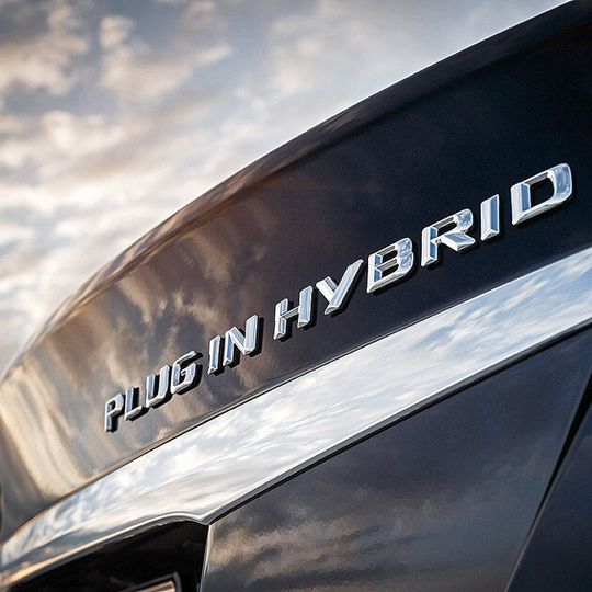 Energie im Fluss: Der C 350 e ist der neueste Hybrid-Mercedes. Energie im Fluss: Der C 350 e ist der neueste Hybrid-Mercedes.