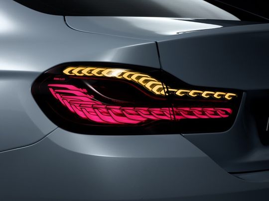Die Heckleuchten des BMW M4 Concept Iconic Lights werden mit OLEDs von Osram ausgeführt. Die Heckleuchten des BMW M4 Concept Iconic Lights werden mit OLEDs von Osram ausgeführt.