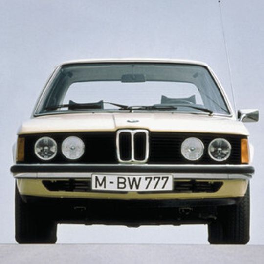 Der BMW 3er (E21) startete vor 40 Jahren seinen Siegeszug und wurde für den Autobauer zum Millionenseller.