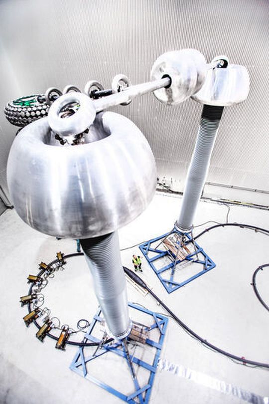 Testaufbau für das 525 kV kunststoffisolierte Kabelsystem. Testaufbau für das 525 kV kunststoffisolierte Kabelsystem.