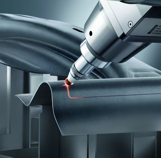 Laserschneiden einer Automobil-B-Säule mit der neuen TruLaser Cell 8030. Laserschneiden einer Automobil-B-Säule mit der neuen TruLaser Cell 8030.