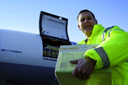 „Notfall-Logistiker“ wie Time-Matters leisten schnelle Hilfe, bevor etwa ein Produktionsband im Automobilwerk stillsteht. Bild: Time-Matters „Notfall-Logistiker“ wie Time-Matters leisten schnelle Hilfe, bevor etwa ein Produktionsband im Automobilwerk stillsteht. Bild: Time-Matters