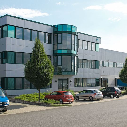 Der Prologis Park Alzenau verfügt über zwei Distributionszentren mit derzeit insgesamt 34.500 m² Hallenfläche. Der Prologis Park Alzenau verfügt über zwei Distributionszentren mit derzeit insgesamt 34.500 m² Hallenfläche.