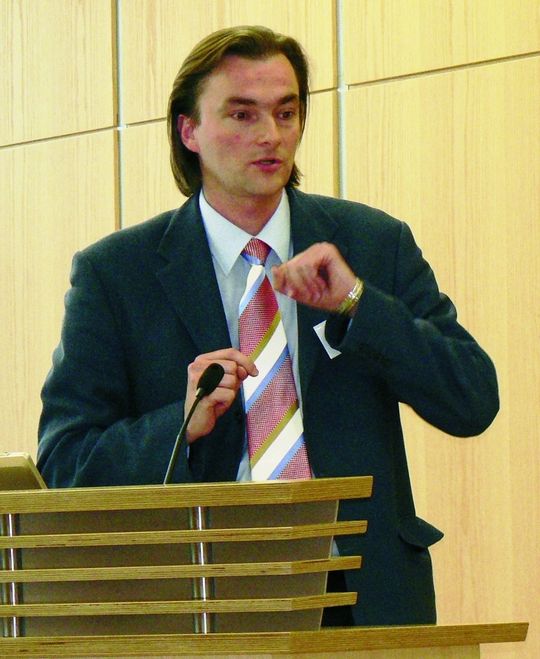 Steffen Horn, Phoenix Contact: Das Interbus Safety-Protokoll wurde Anfang 2005 von der BGIA und dem TÜV Rheinland zertifiziert.“ Steffen Horn, Phoenix Contact: Das Interbus Safety-Protokoll wurde Anfang 2005 von der BGIA und dem TÜV Rheinland zertifiziert.“