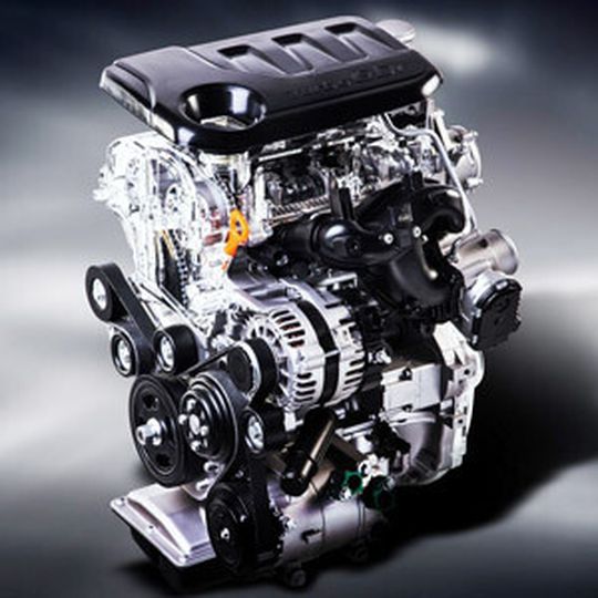 Neuer Kia-Motor: Der kleine Dreizylinder mit 88 kW/120 PS ist der erste Motor in einer Reihe von neuen Downsizing-Triebwerken. Neuer Kia-Motor: Der kleine Dreizylinder mit 88 kW/120 PS ist der erste Motor in einer Reihe von neuen Downsizing-Triebwerken.
