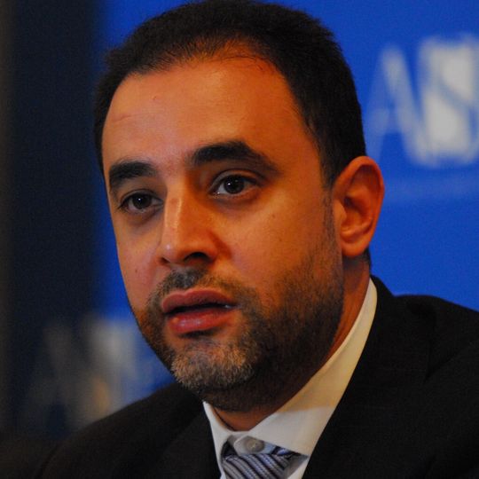 Basil El-Baz, Chairman and Chief Executive Officer of Carbon Holdings: "This is an important milestone for Carbon Holdings and Egypt. This plant will become the first downstream development from our cornerstone Tahrir Petrochemicals project.” Basil El-Baz, Chairman and Chief Executive Officer of Carbon Holdings: "This is an important milestone for Carbon Holdings and Egypt. This plant will become the first downstream development from our cornerstone Tahrir Petrochemicals project.”