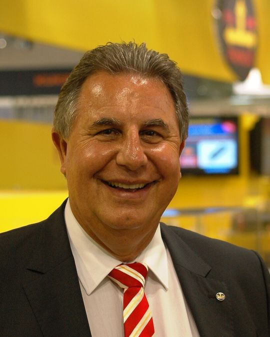 Pierre Rottet est responsable des ventes du secteur robotique chez Fanuc Suisse. Pierre Rottet est responsable des ventes du secteur robotique chez Fanuc Suisse.