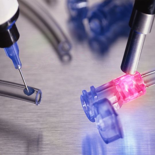 Mit der neuen Encompass-Technologie lassen sich Verklebungen noch einfacher überwachen und kontrollieren.