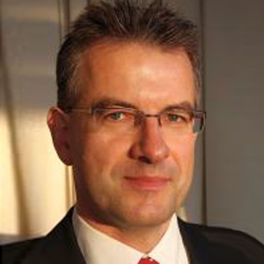 Dr. Jürgen Wesemann ist Manager Vehicle Technologies & Materials bei Ford Research & Advanced Engineering Europe. Dr. Jürgen Wesemann ist Manager Vehicle Technologies & Materials bei Ford Research & Advanced Engineering Europe.