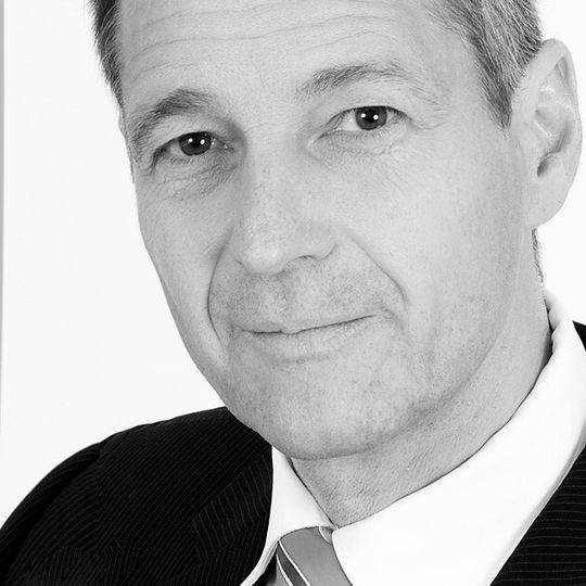 Dr. Wolfgang Seeliger, Geschäftsführer der Leichtbau BW GmbH, referiert über die Trends und Märkte des Leichtbaus. Dr. Wolfgang Seeliger, Geschäftsführer der Leichtbau BW GmbH, referiert über die Trends und Märkte des Leichtbaus.