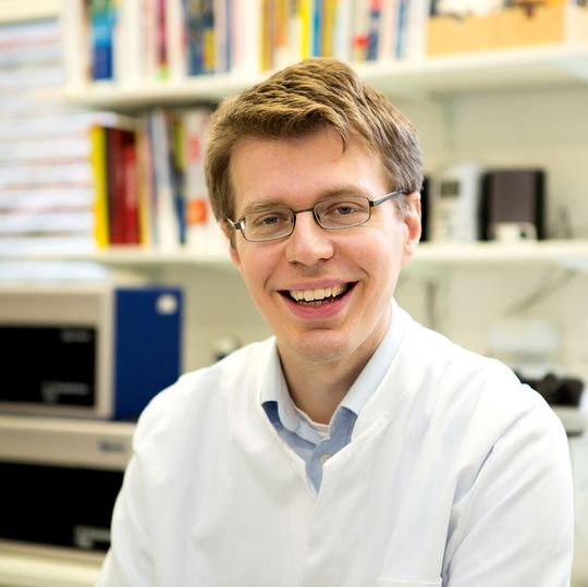 Die Forschergruppe um Professor Dr. Jonathan Jantsch hat herausgefunden, dass Salzanreicherung im Gewebe die Immuntätigkeit bei Infektionen steigert. Die Forschergruppe um Professor Dr. Jonathan Jantsch hat herausgefunden, dass Salzanreicherung im Gewebe die Immuntätigkeit bei Infektionen steigert.