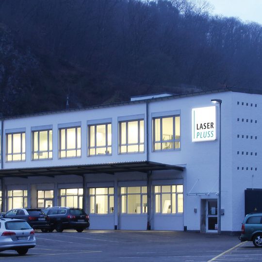 Umzug in größere Räumlichkeiten:Das neue Gebäude von Laserpluss. Umzug in größere Räumlichkeiten:Das neue Gebäude von Laserpluss.