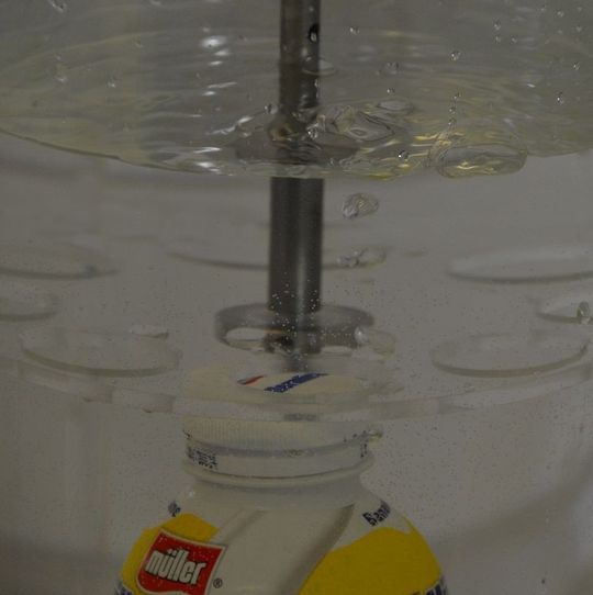 Mit dem Verpackungstester lassen sich Lecks in Lebensmittelverpackungen indentifizieren. Mit dem Verpackungstester lassen sich Lecks in Lebensmittelverpackungen indentifizieren.