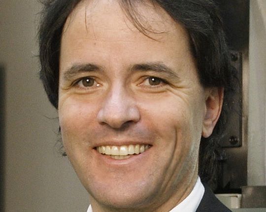 Dr.-Ing. Thomas Koepfer, Geschäftsführer der Jos. Koepfer & Söhne GmbH, freut sich über den MM Award für die Innovation seines Unternehmen im Bereich Wälzfräsen und Drehen. Bild: Emag Dr.-Ing. Thomas Koepfer, Geschäftsführer der Jos. Koepfer & Söhne GmbH, freut sich über den MM Award für die Innovation seines Unternehmen im Bereich Wälzfräsen und Drehen. Bild: Emag
