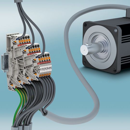 Phoenix Contact hat die Motoranschlussklemmen im Rahmen des Reihenklemmensystems Clipline complete für die Verwendung von systemübergreifendem Zubehör entwickelt.