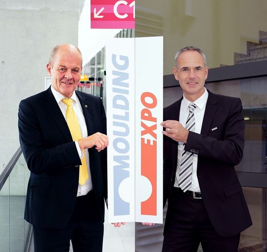 Moulding Expo 2015: Gemeinsame Sache machen der Messe-Stuttgart-Chef Ulrich Kromer von Baerle (l.) und der Präsident des Bundesverbands Modell- und Formenbau, Ulrich Hermann. Sie haben die Perspektiven und die Ausrichtung der Moulding Expo im Blick. Moulding Expo 2015: Gemeinsame Sache machen der Messe-Stuttgart-Chef Ulrich Kromer von Baerle (l.) und der Präsident des Bundesverbands Modell- und Formenbau, Ulrich Hermann. Sie haben die Perspektiven und die Ausrichtung der Moulding Expo im Blick.