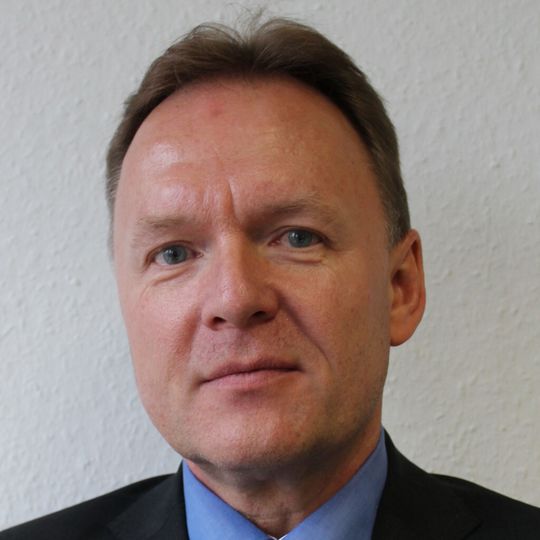 Emanuel Matthaei verantwortet als neuer Sales & Marketing Director von Clark Europe Vertrieb und Marketing des Staplerbauers in der EMEA-Region. Emanuel Matthaei verantwortet als neuer Sales & Marketing Director von Clark Europe Vertrieb und Marketing des Staplerbauers in der EMEA-Region.