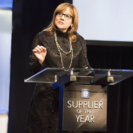 Mary Barra, CEO von GM, zeichnete im Rahmen der 23. Preisverleihung, die besten Zulieferer mit dem „Zulieferer des Jahres 2014” und dem „Overdrive“ Award aus. Mary Barra, CEO von GM, zeichnete im Rahmen der 23. Preisverleihung, die besten Zulieferer mit dem „Zulieferer des Jahres 2014” und dem „Overdrive“ Award aus.