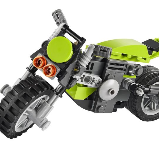 Mit dem neuen Zweirad-Sortiment sollen vor allem motorradverrückte Kids im Alter zwischen zwei und zwölf Jahren angesprochen werden. Mit dem neuen Zweirad-Sortiment sollen vor allem motorradverrückte Kids im Alter zwischen zwei und zwölf Jahren angesprochen werden.