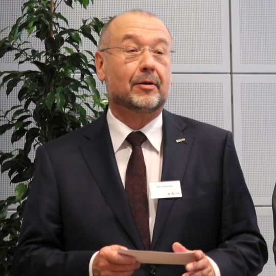 Klaus Widmaier, Vorsitzender Stiftungsvorstand, würdigte die Leistungen der Nachwuchswissenschaftler bei der Verleihung des FAG Innovation Award 2014.