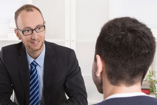 Viele Großunternehmen nutzen das Mitarbeitergespräch, um Talente in den eigenen Reihen zu entdecken und zu fördern. Viele Großunternehmen nutzen das Mitarbeitergespräch, um Talente in den eigenen Reihen zu entdecken und zu fördern.