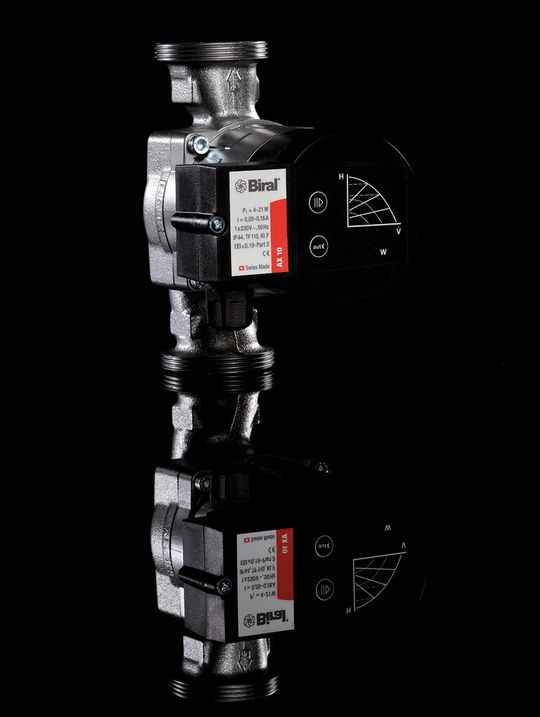 Als Erfinderin der Energiespar-Pumpe mit Permanentmagnettechnologie bietet Biral heute ein komplettes Sortiment von hocheffizienten Mini-Energie-Pumpen an. Als Erfinderin der Energiespar-Pumpe mit Permanentmagnettechnologie bietet Biral heute ein komplettes Sortiment von hocheffizienten Mini-Energie-Pumpen an.