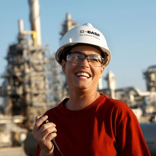 BASF continues to evaluate natural gas-based investment on the US Gulf Coast BASF continues to evaluate natural gas-based investment on the US Gulf Coast