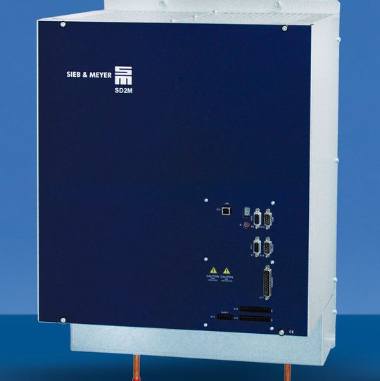 Der neue Frequenzumrichter SD2M von Sieb & Meyer ist für motorische und generatorische Hochgeschwindigkeits-Anwendungen mit hohen Ausgangsleistungen konzipiert. Der neue Frequenzumrichter SD2M von Sieb & Meyer ist für motorische und generatorische Hochgeschwindigkeits-Anwendungen mit hohen Ausgangsleistungen konzipiert.